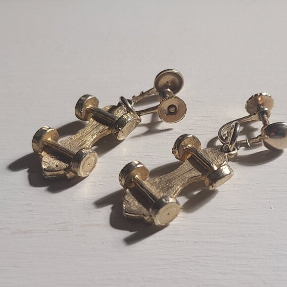 Roller Skate Vintage 1960's Screw Back Clip Earrings - Picture 6 of 9